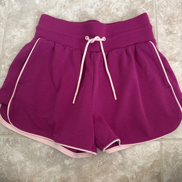 Like new exercise leggings/shorts - Picture 11 of 13